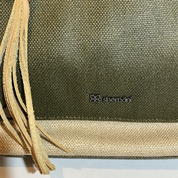 Sherpani Rebel Crossover Foldover Purse - Picture 3 of 13